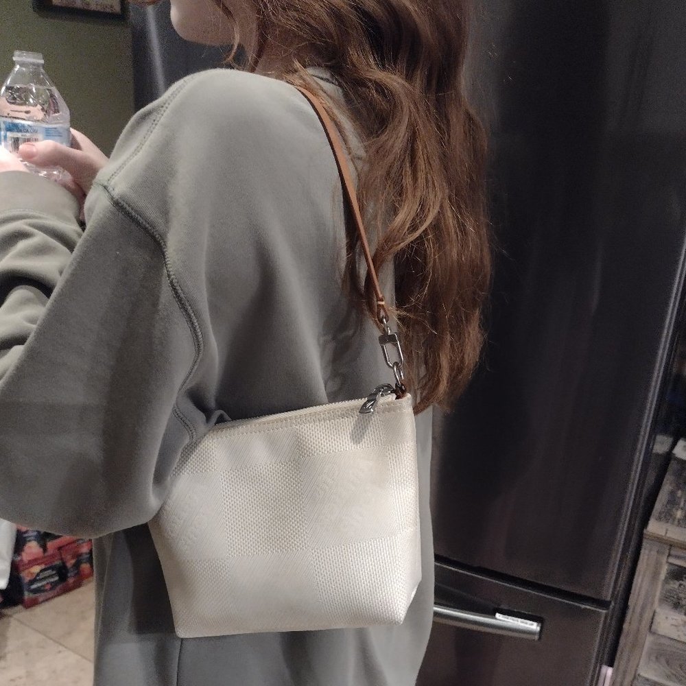 Very Pretty Louis Vuitton Pochette Giant Damier🧡 - Picture 4 of 7